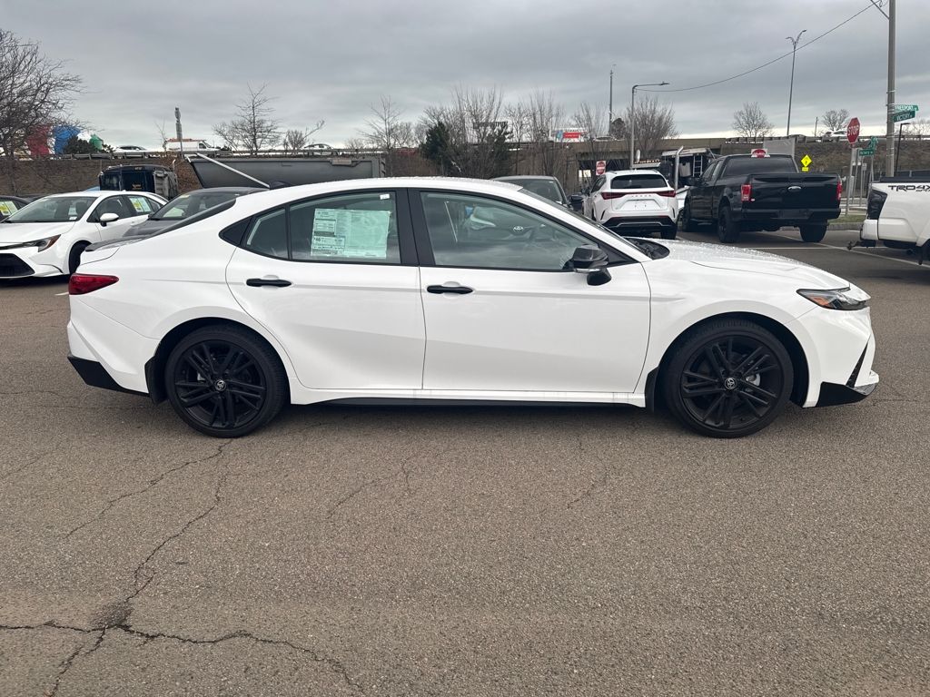 View vehicle photo 7
