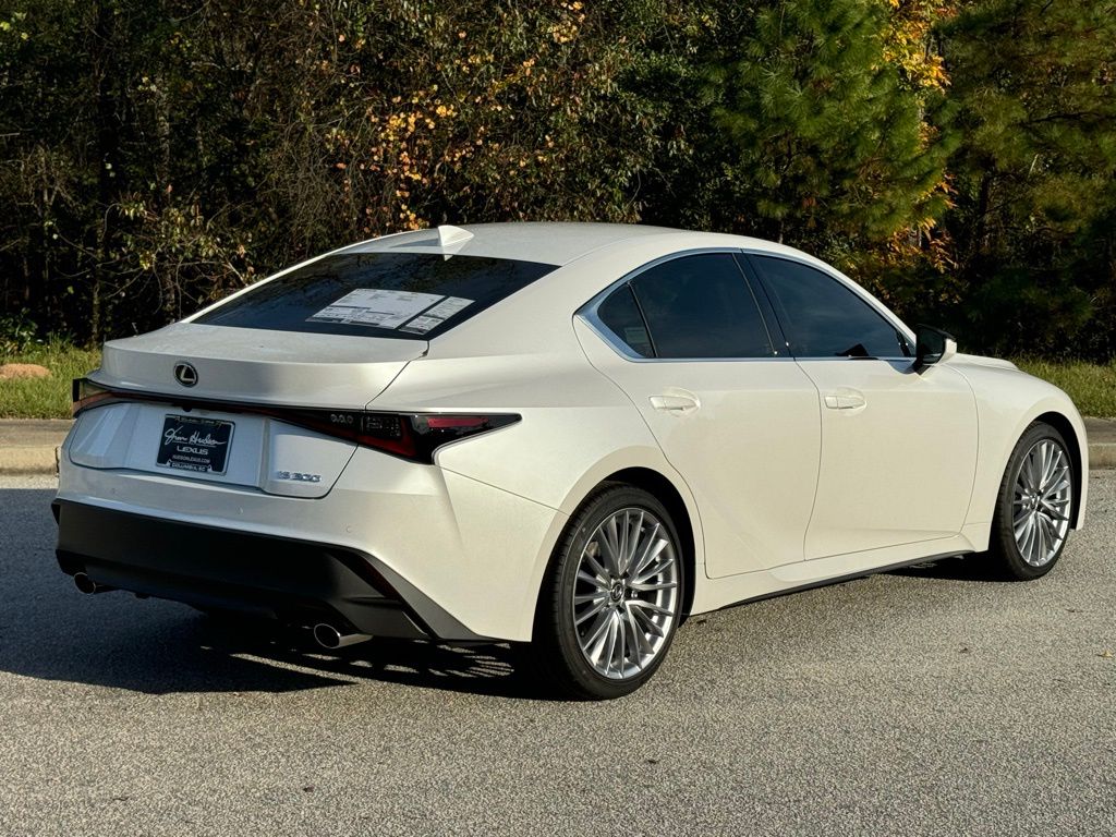 2024 Lexus IS 300 13