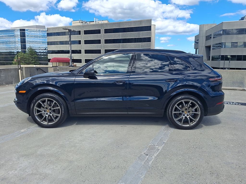 Thumbnail: 2023 Porsche Cayenne - 2