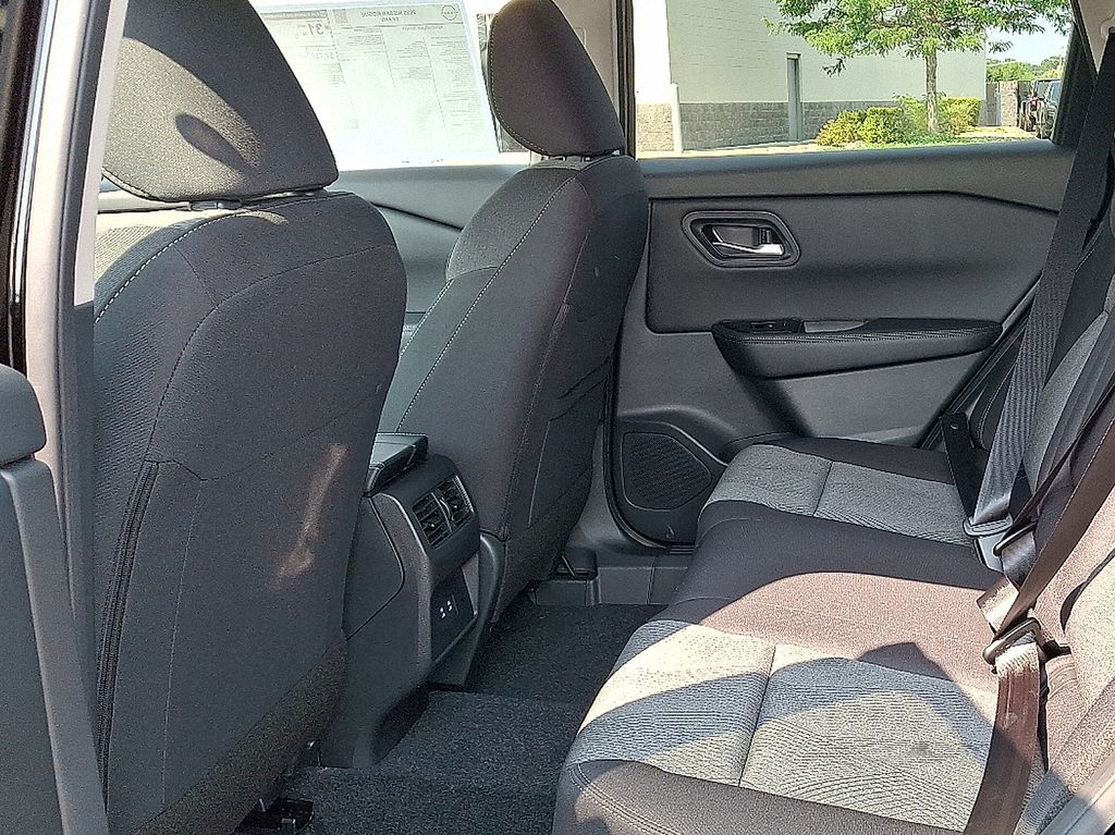 Thumbnail: 2026 Nissan Rogue - 8