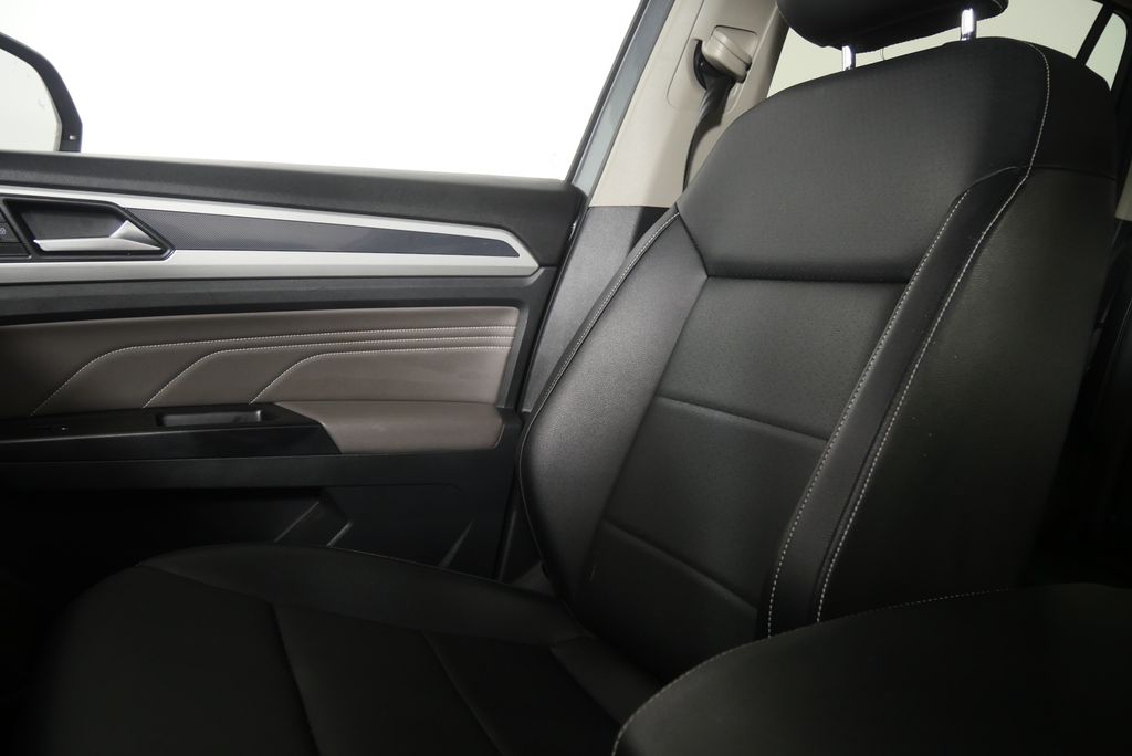 Thumbnail: 2021 Volkswagen Atlas - 22