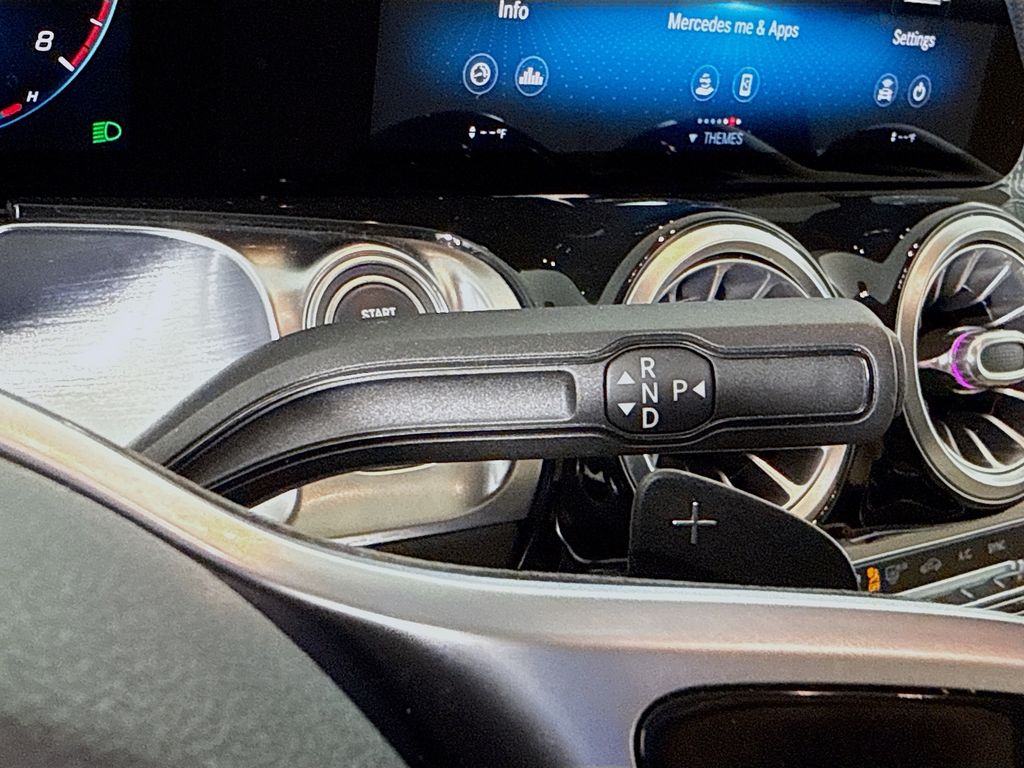 Thumbnail: 2020 Mercedes-Benz GLB - 16