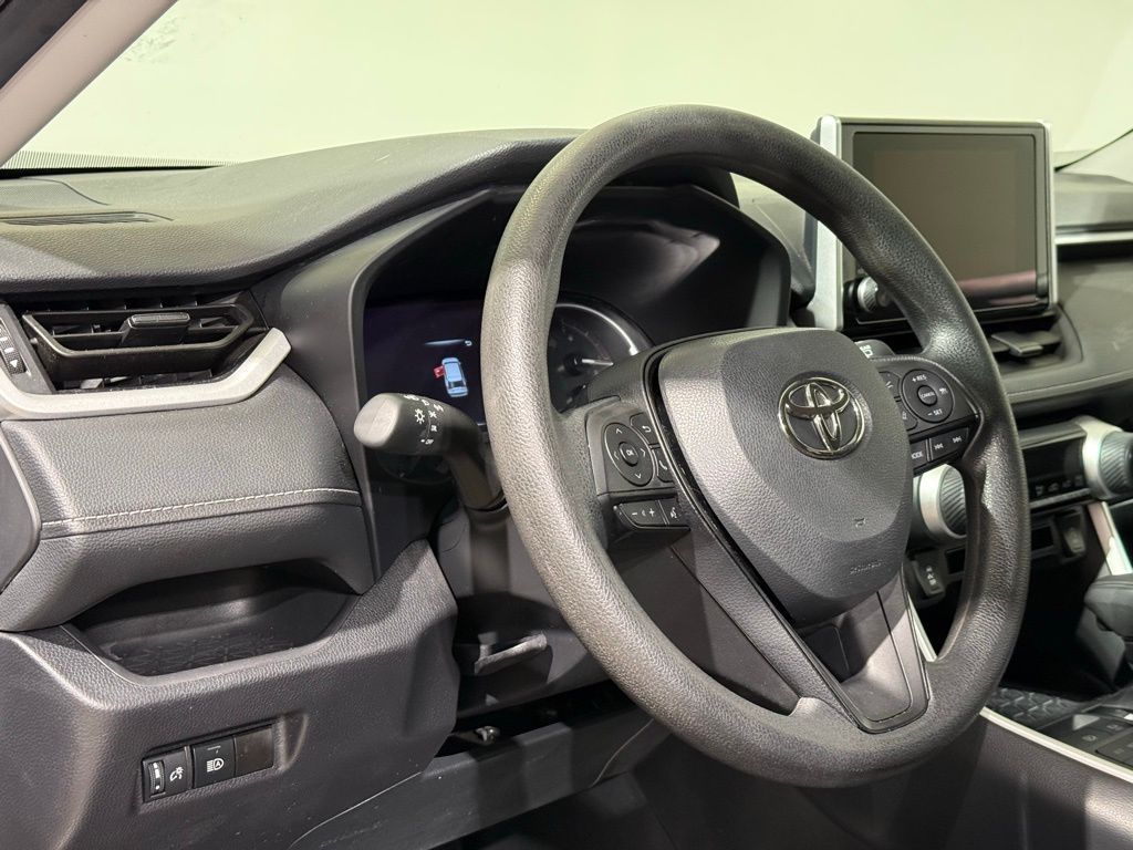 Thumbnail: 2024 Toyota RAV4 - 17