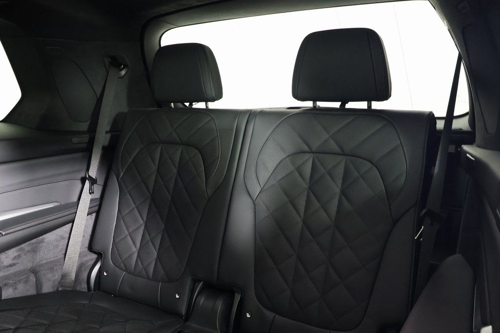 Thumbnail: 2026 BMW X7 - 7