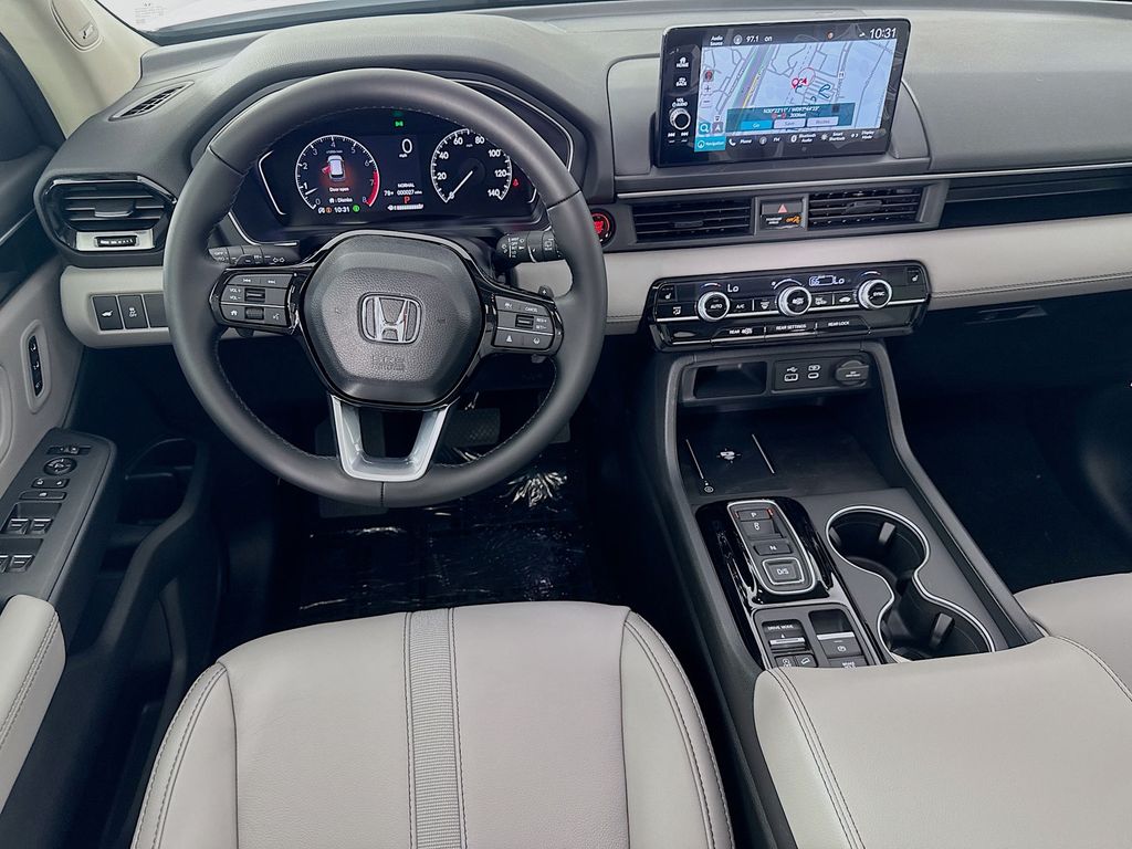 Used Car 2025 Honda Pilot  Touring For Sale Under $50,000 In Austin, Texas