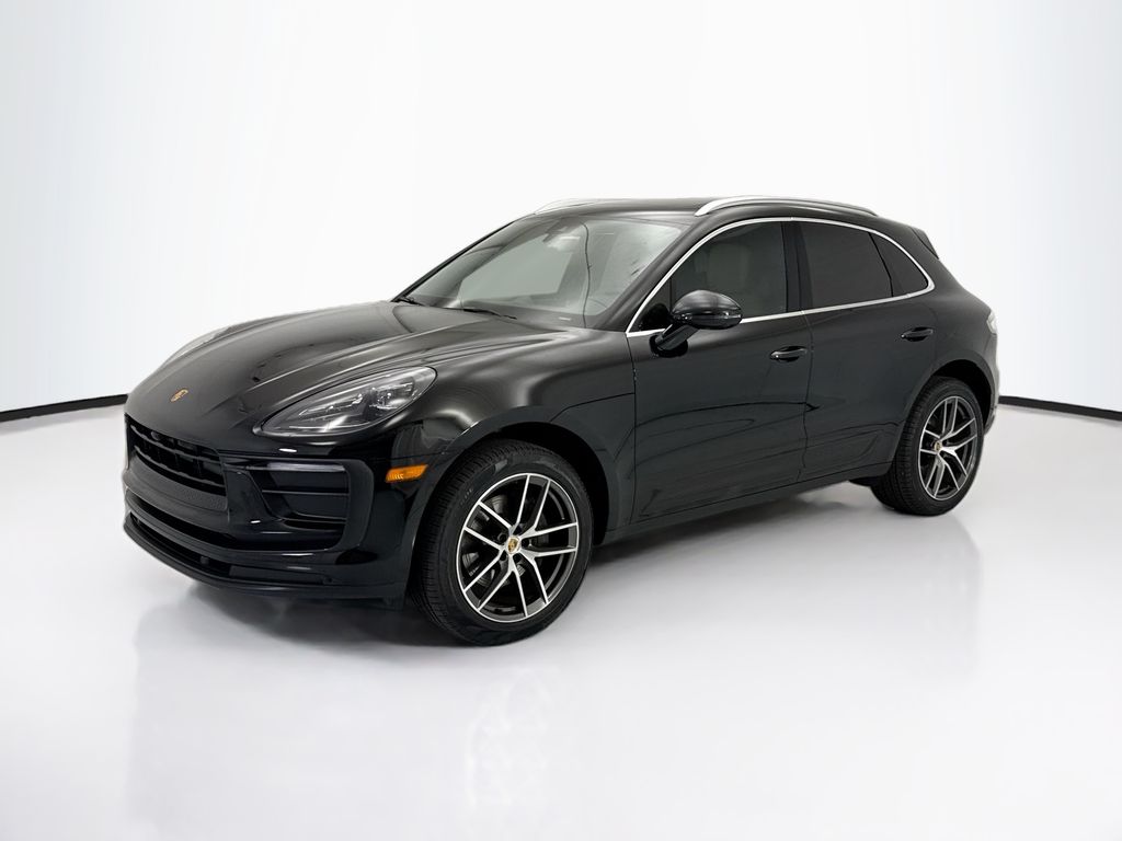 Thumbnail: 2022 Porsche Macan - 1