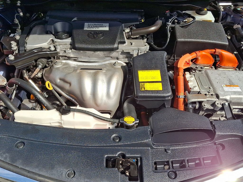 2014 Toyota Camry XLE 28