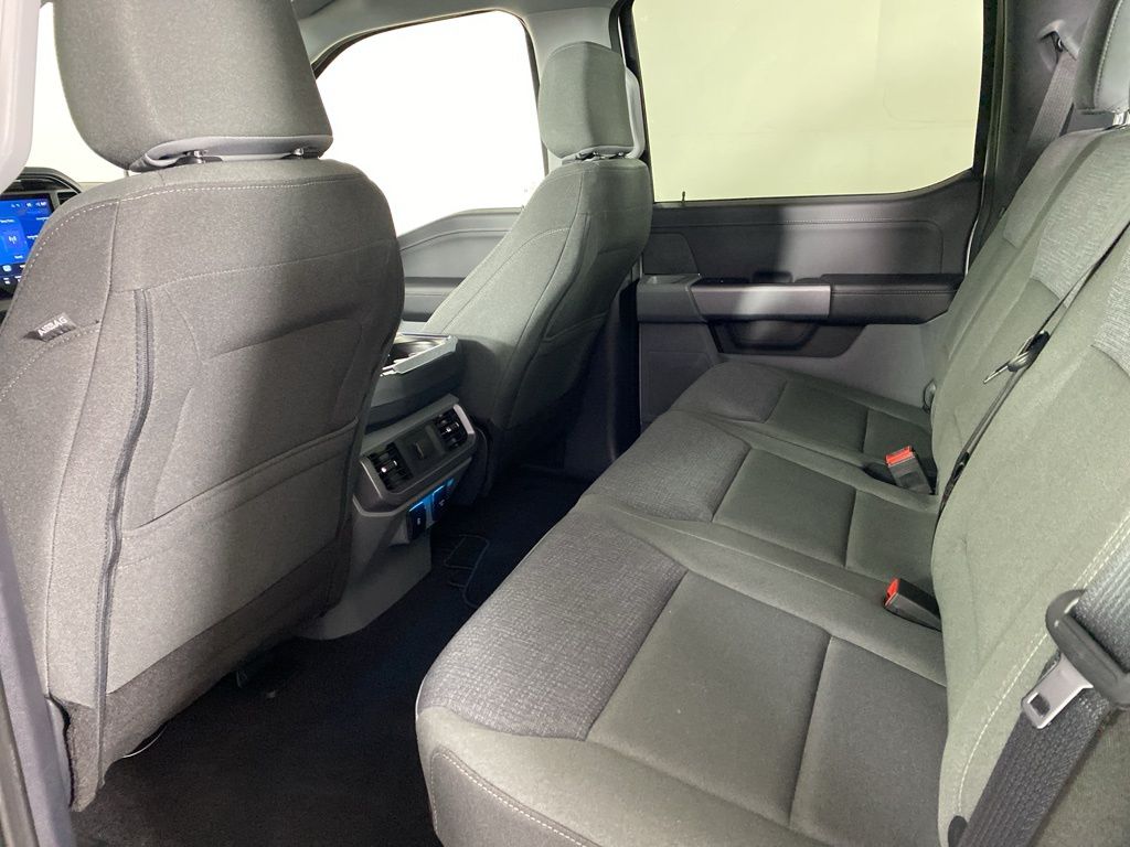 2025 Ford F-150 XLT - Photo 10