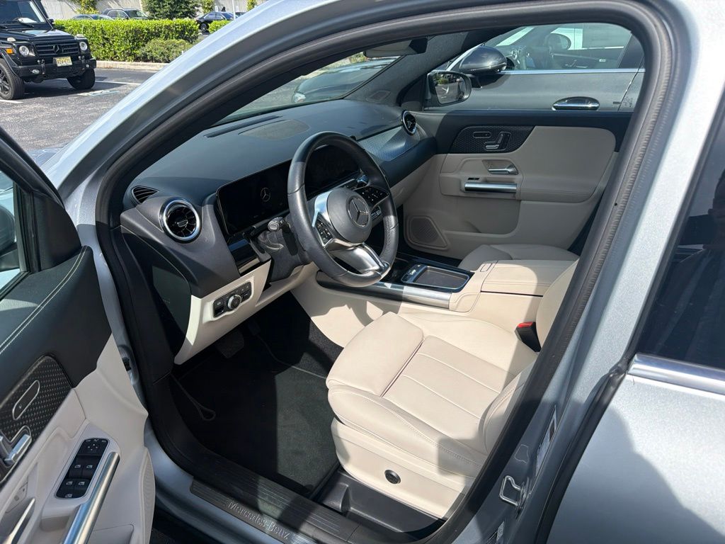 Certified Used 2026 Silver Mercedes-Benz GLA 250 image 4