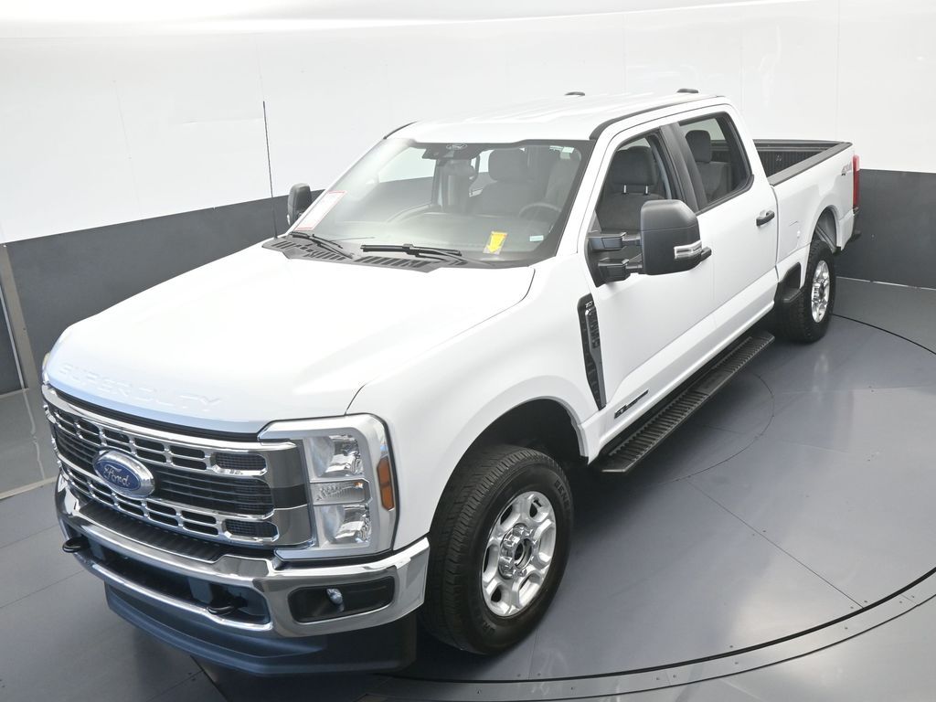 Used 2025 Oxford White Ford XLT image 50