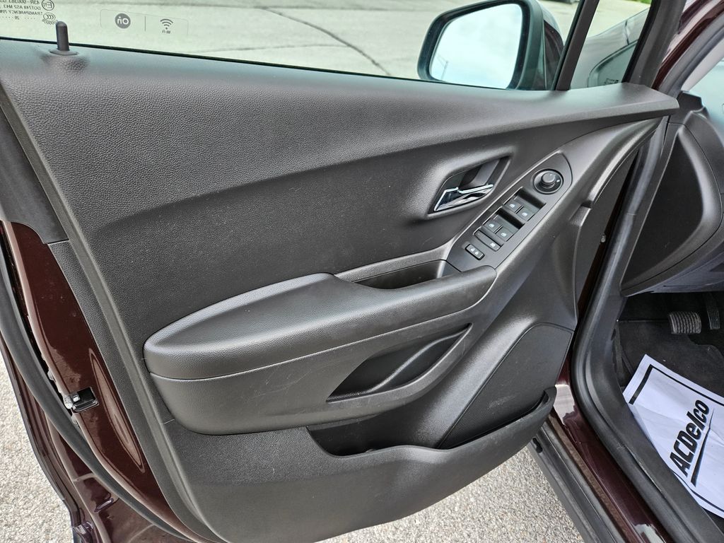 Used 2020 Chevrolet Trax SUV