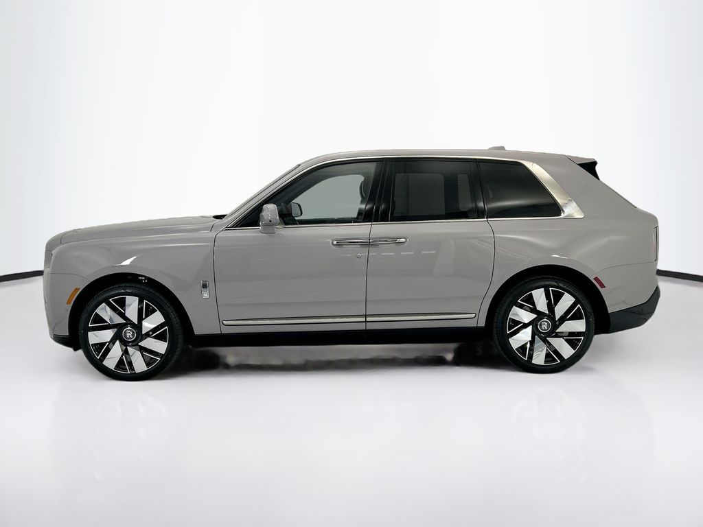 Thumbnail: 2027 Rolls-Royce Cullinan - 8