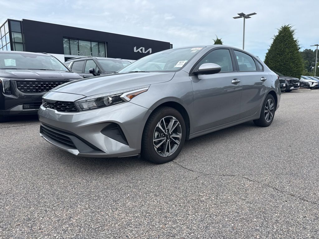 2024 Kia Forte LXS AT's photo