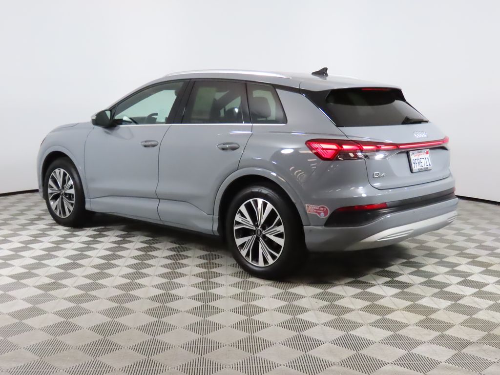 Thumbnail: 2023 Audi Q4 e-tron - 3