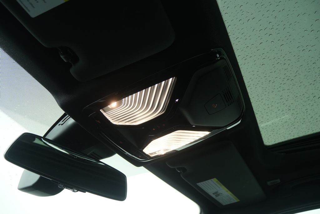 Thumbnail: 2025 BMW 3 Series - 21