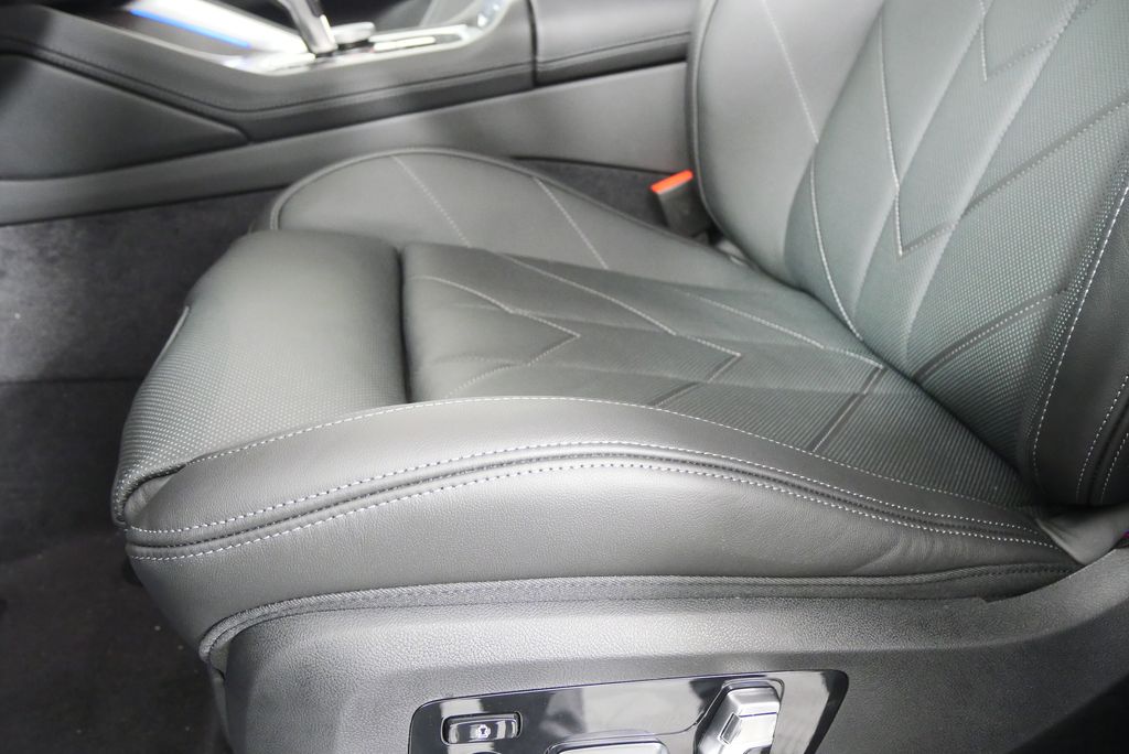 Thumbnail: 2026 BMW XM - 12