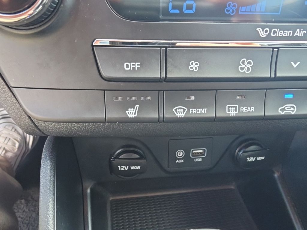 Used 2017 Silver Hyundai SE Plus image 23