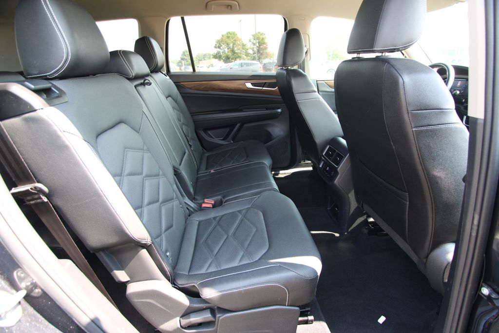 Used 2025 Volkswagen Atlas SUV