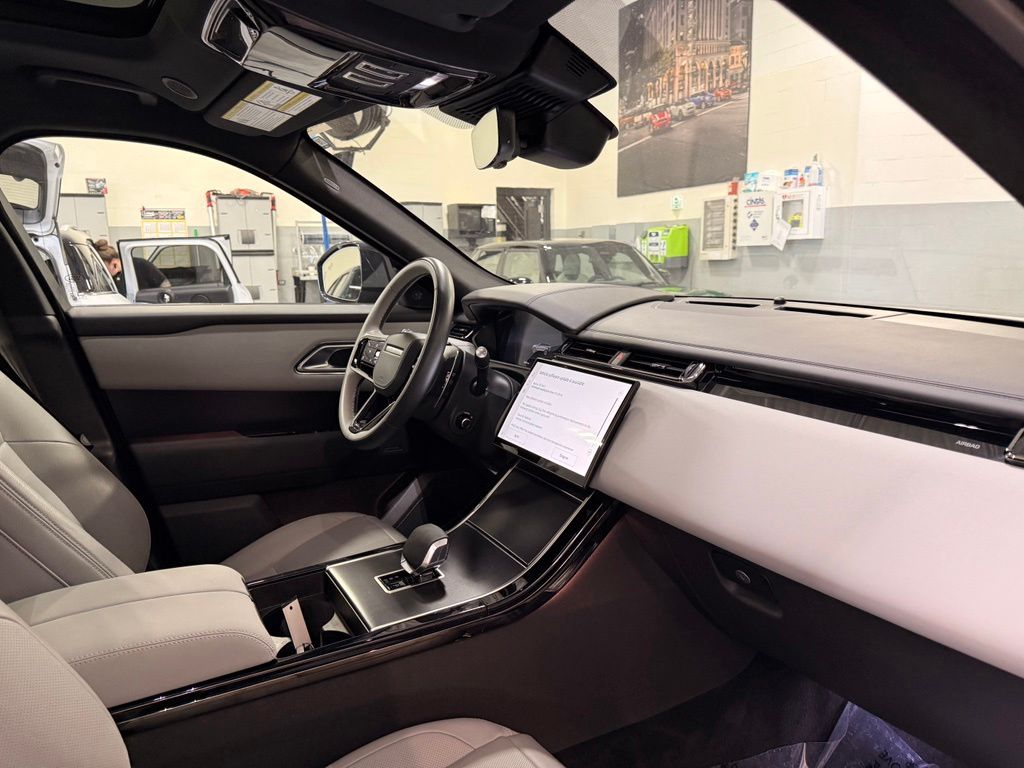 Thumbnail: 2026 Land Rover Range Rover Velar - 28