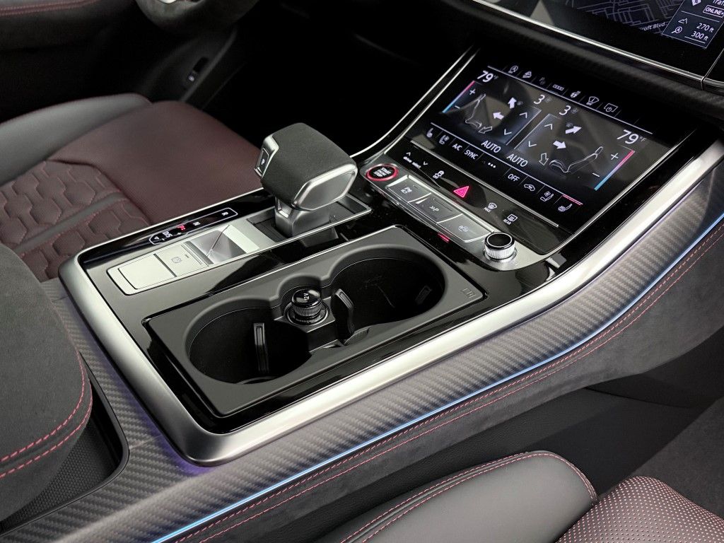 Thumbnail: 2026 Audi RS Q8 - 23