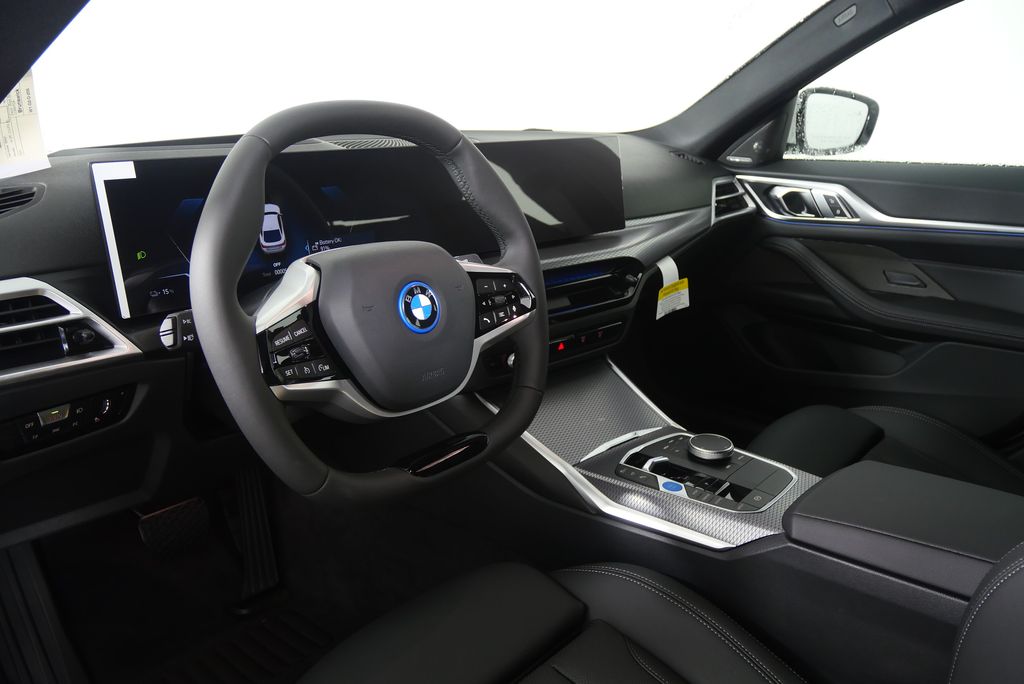 Thumbnail: 2025 BMW i4 - 13
