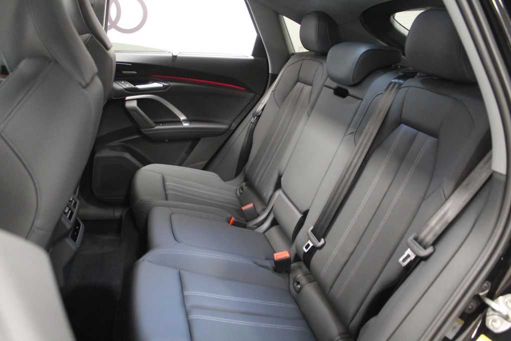Thumbnail: 2026 Audi Q5 - 32