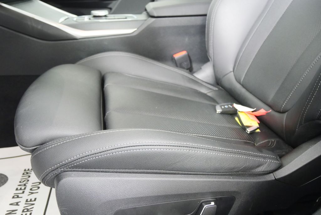 Thumbnail: 2025 BMW 4 Series - 10