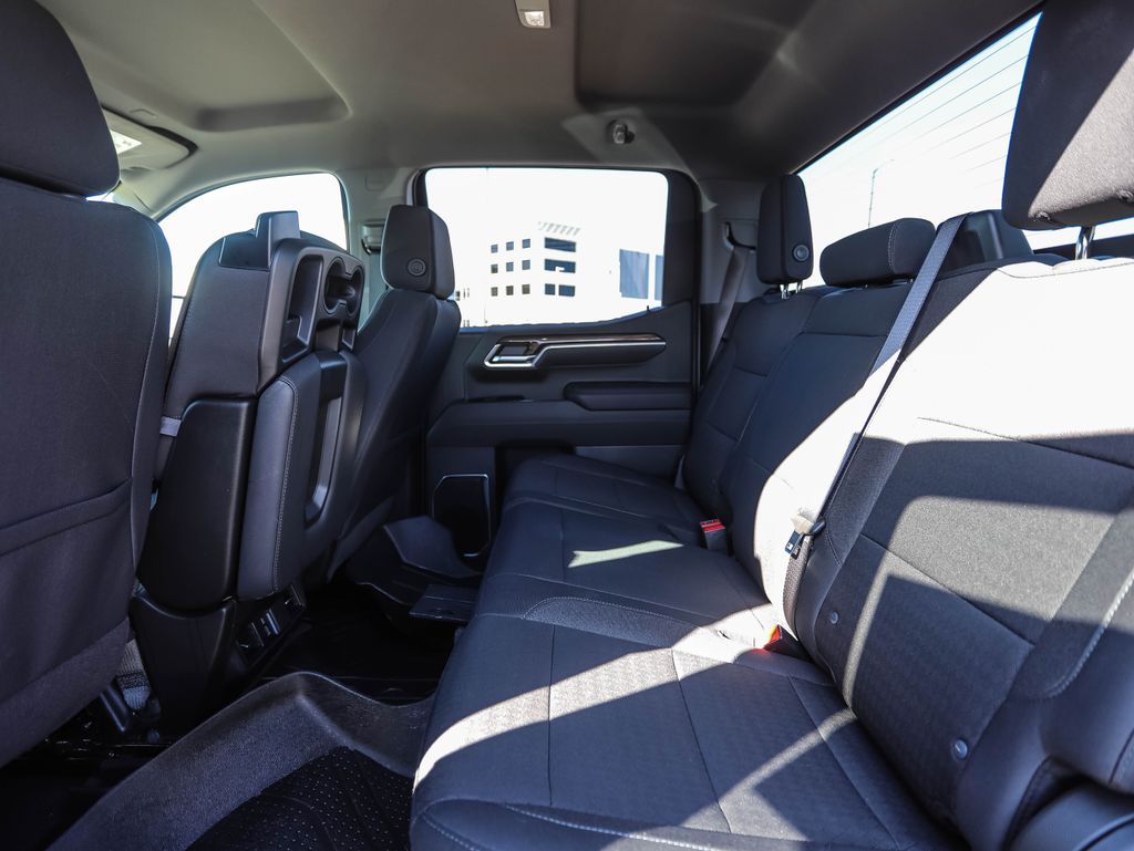 Thumbnail: 2026 Chevrolet Silverado 1500 - 22