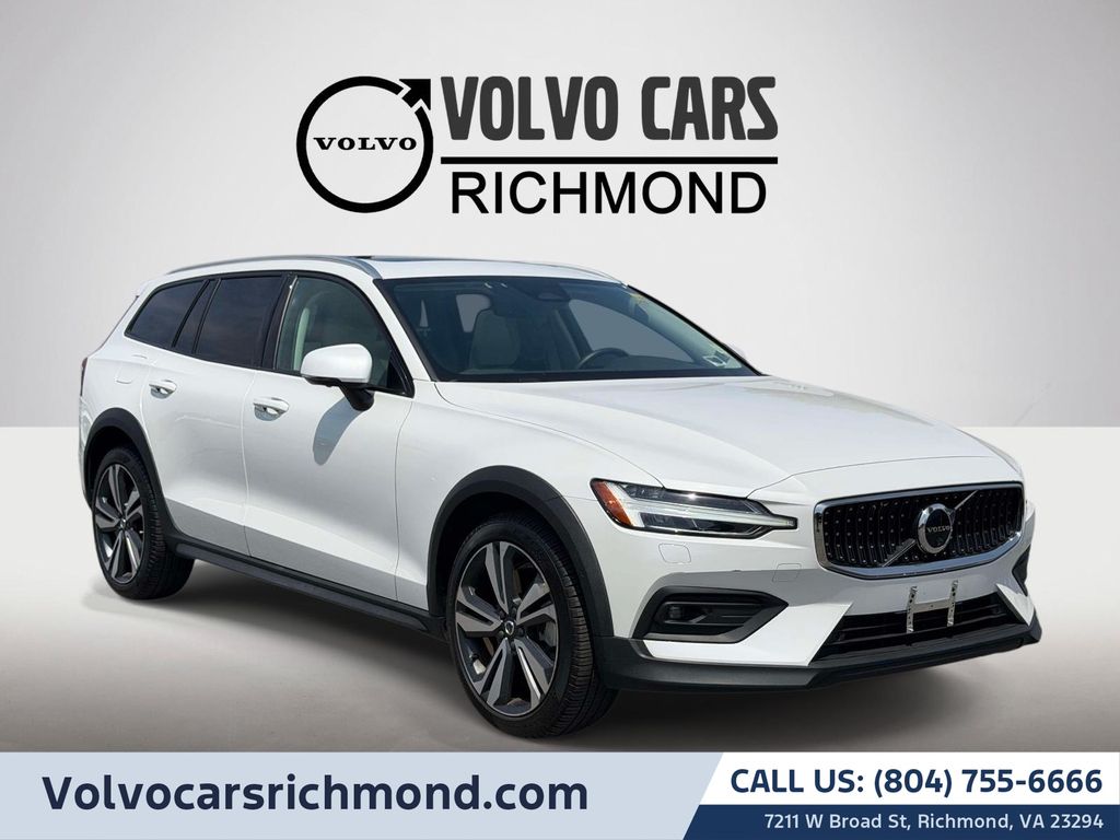 Crystal White Metallic 2024 Volvo V60 Cross Country B5 Plus AWD Wagon All-Wheel Drive Automatic