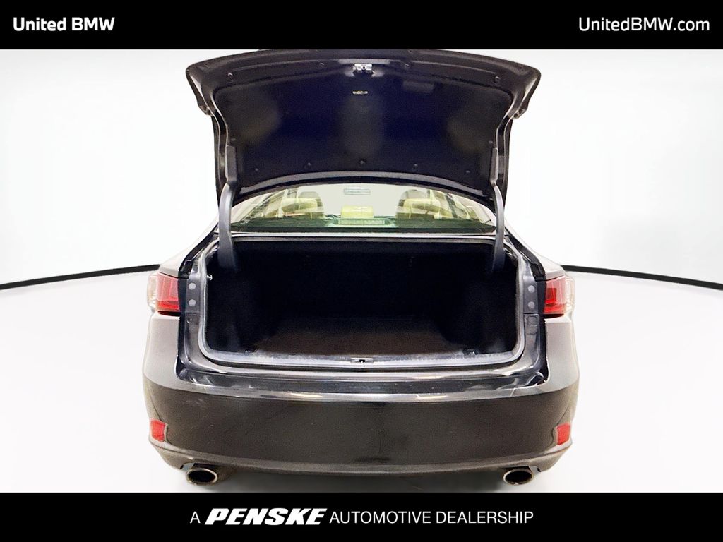 Thumbnail: 2016 Lexus IS - 13