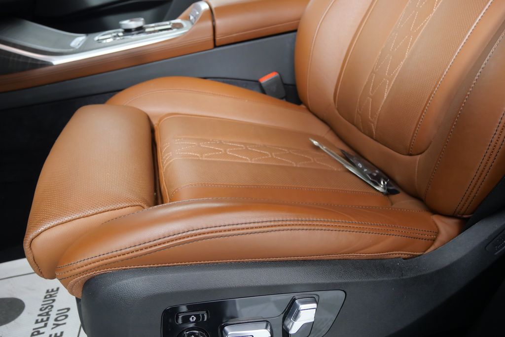 2024 BMW X7 xDrive40i 9