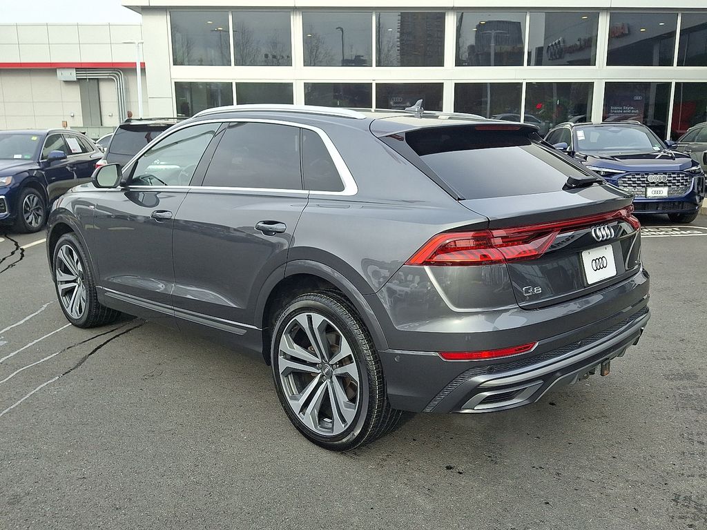 Thumbnail: 2020 Audi Q8 - 6