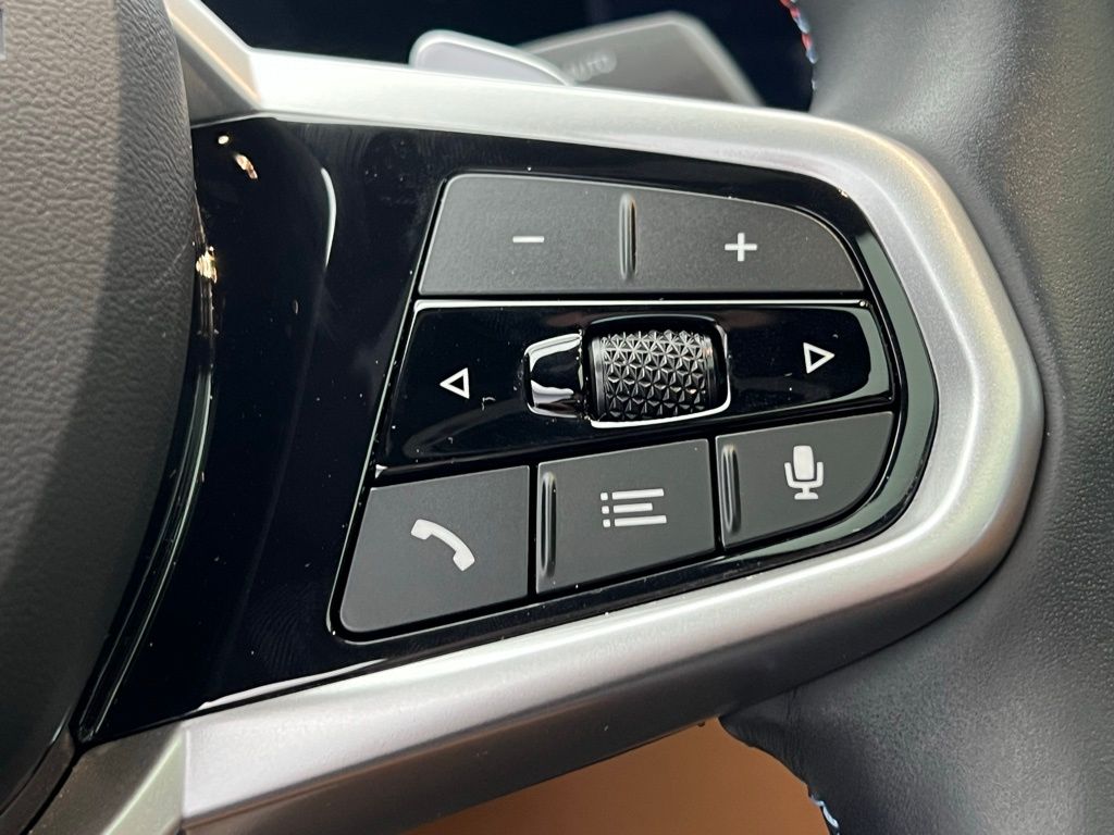 Thumbnail: 2025 BMW 3 Series - 18