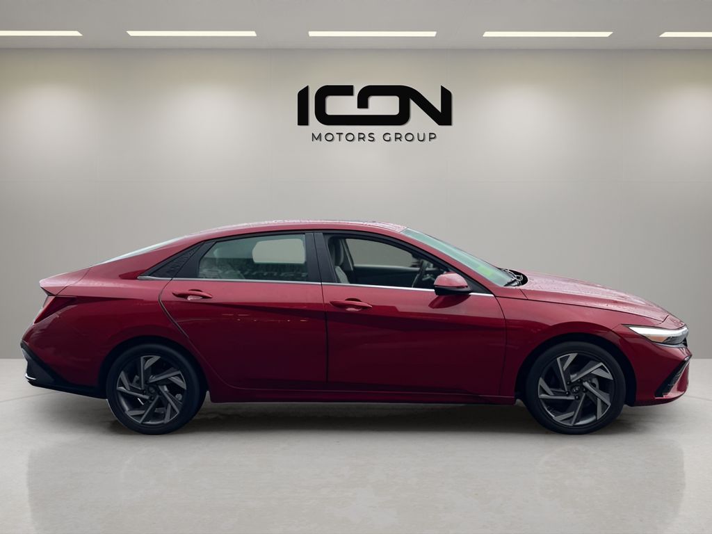 Used 2025 Hyundai Elantra Sedan