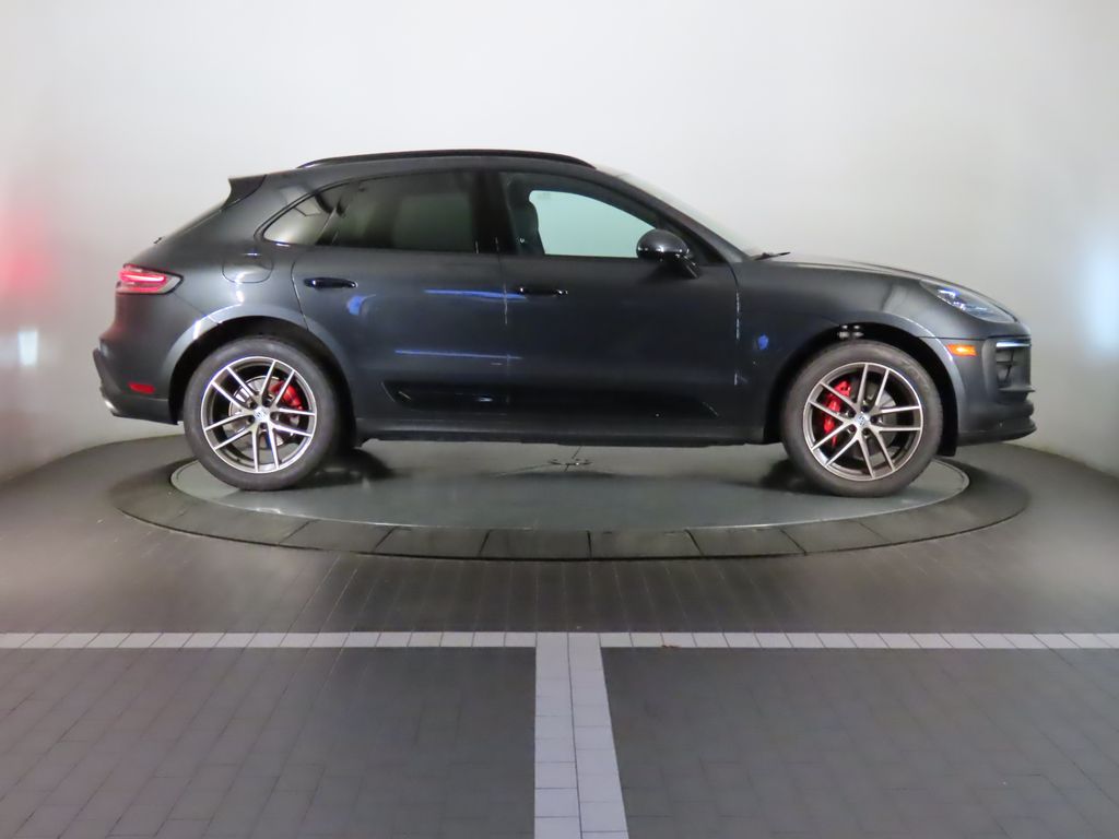 Thumbnail: 2023 Porsche Macan - 8