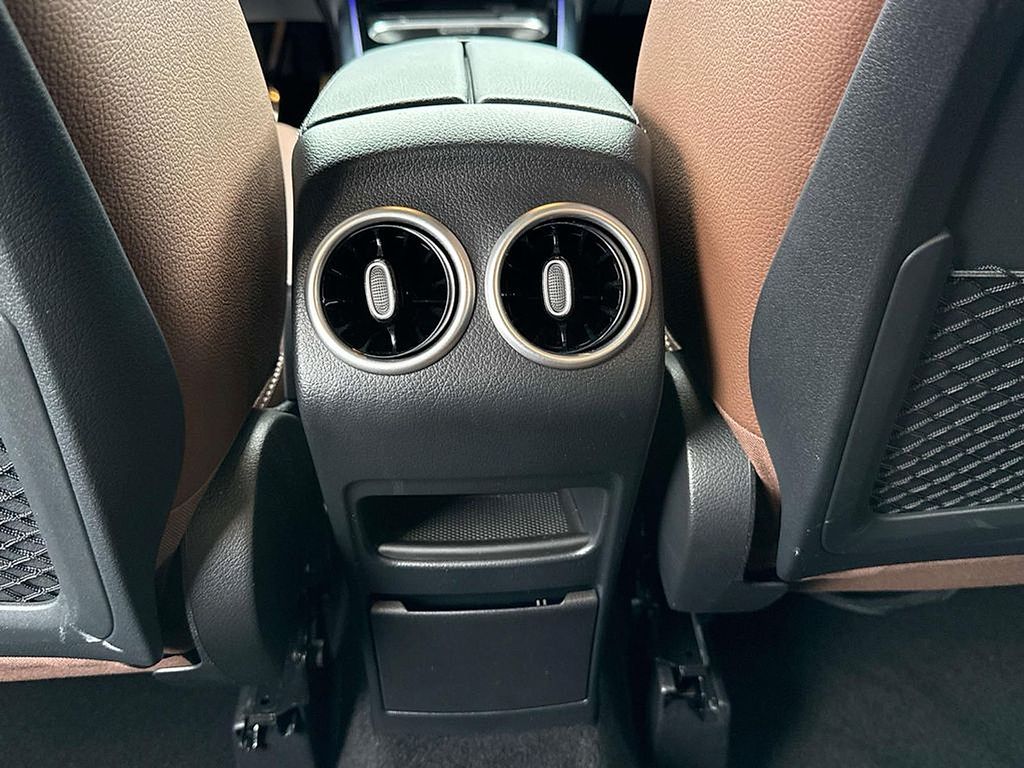 Thumbnail: 2025 Mercedes-Benz GLA - 30