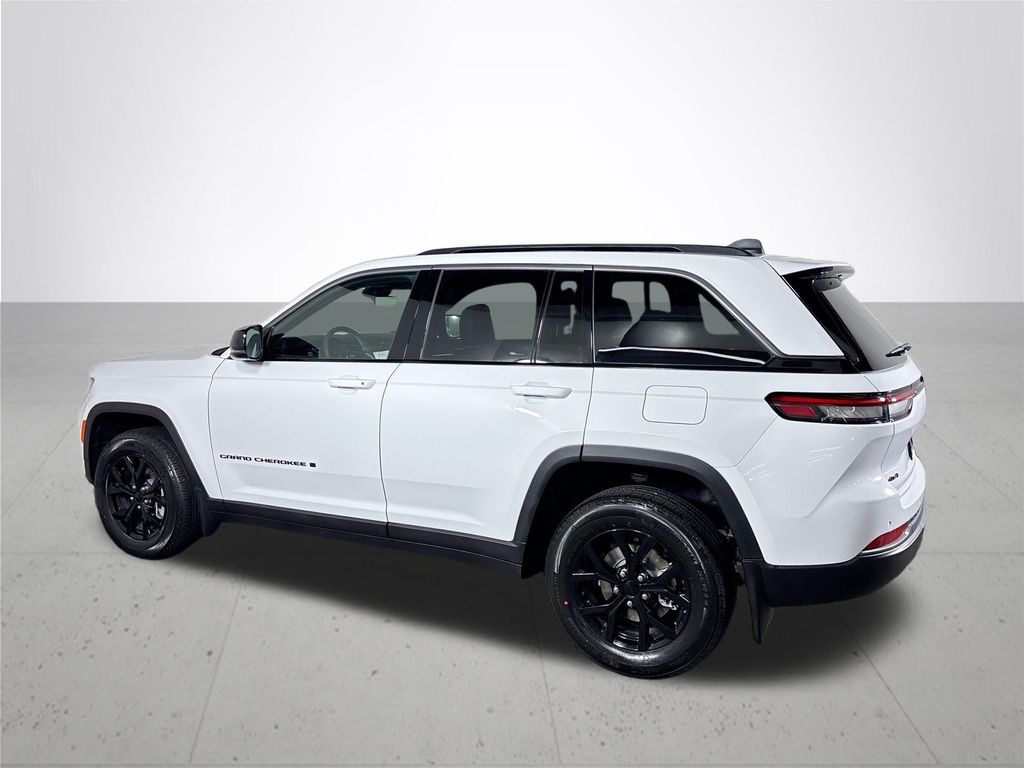 2026 Jeep Grand Cherokee Altitude