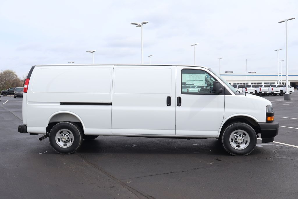 Thumbnail: 2026 Chevrolet Express - 9