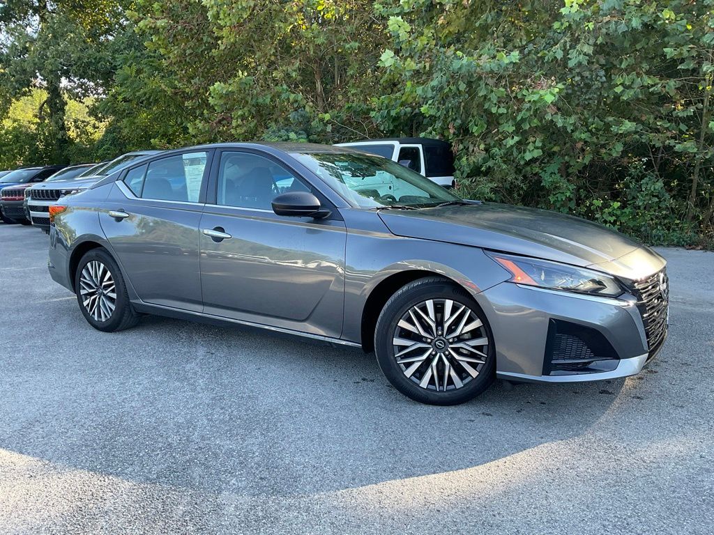 Gray (Gun Metallic) 2025 Nissan Altima Sedan Front-Wheel Drive Continuously Variable Transmission