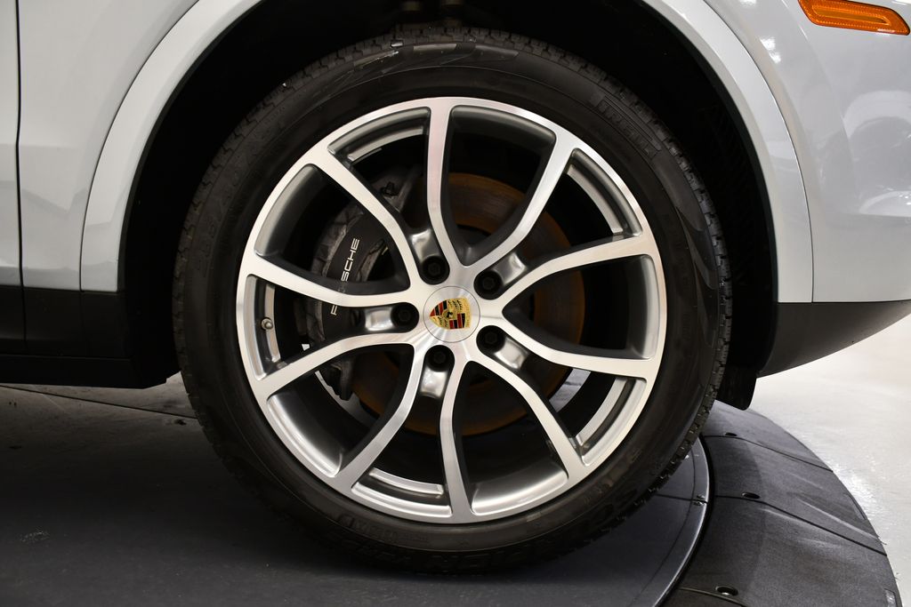 2023 Porsche Cayenne  17