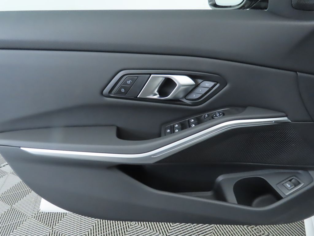 Thumbnail: 2026 BMW 3 Series - 25