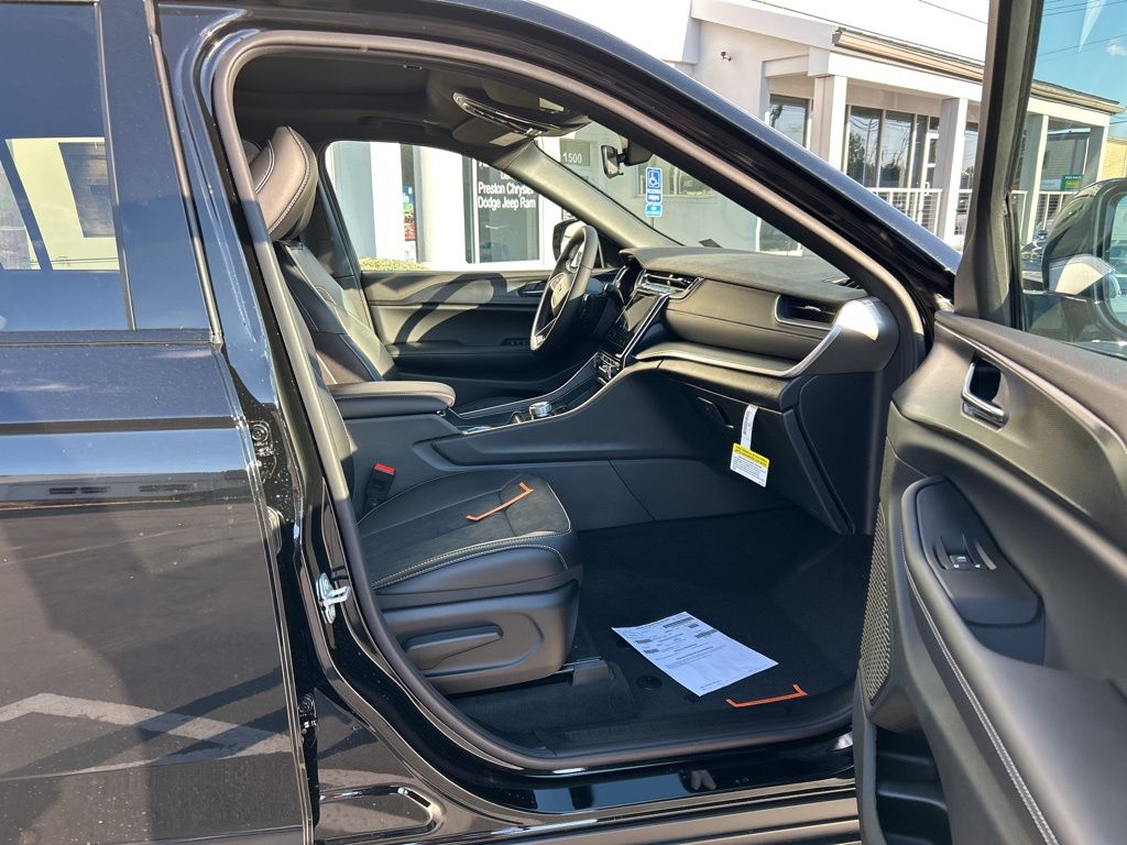 2025 Jeep Grand Cherokee L Altitude - Photo 8