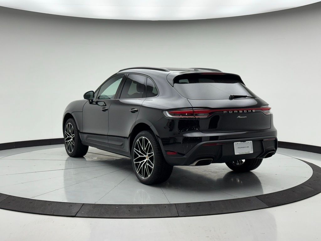 Thumbnail: 2026 Porsche Macan - 3