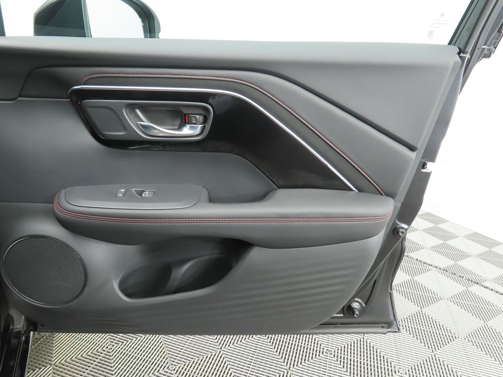 Thumbnail: 2025 Acura ADX - 25