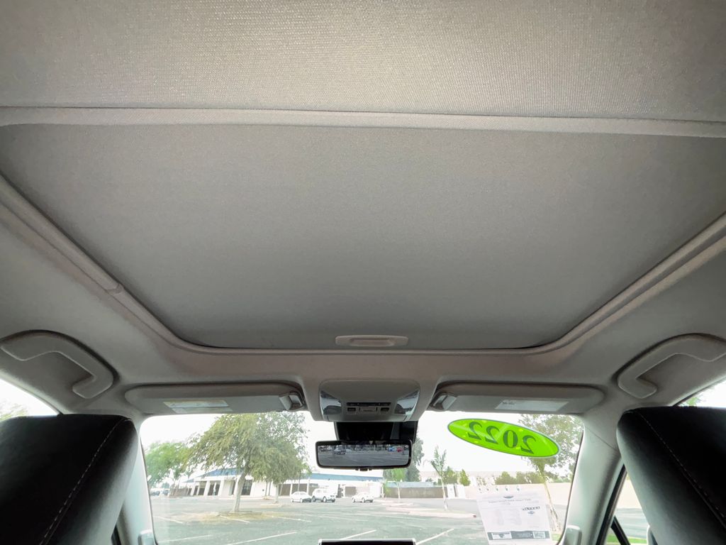 Thumbnail: 2022 Toyota RAV4 - 22