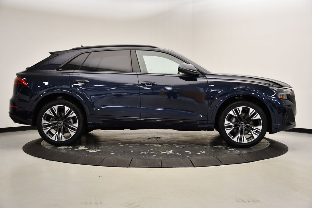 2025 Audi Q8  6