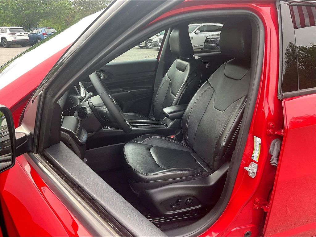 2023 Jeep Compass — photo 10