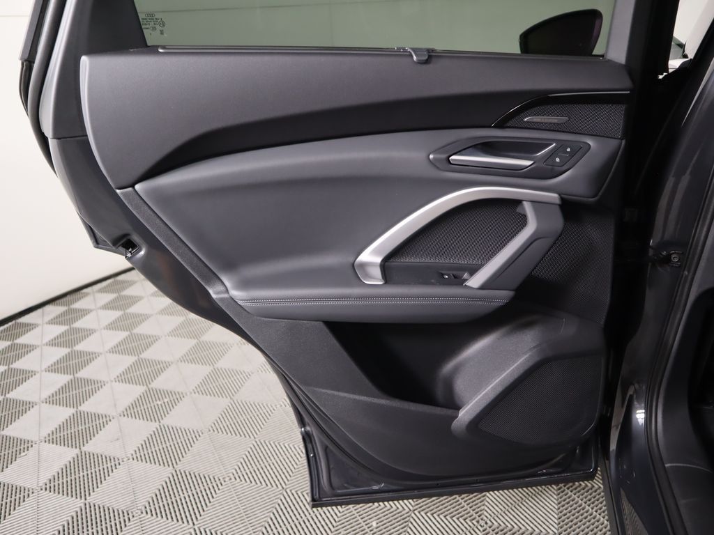 Thumbnail: 2025 Audi Q5 - 28