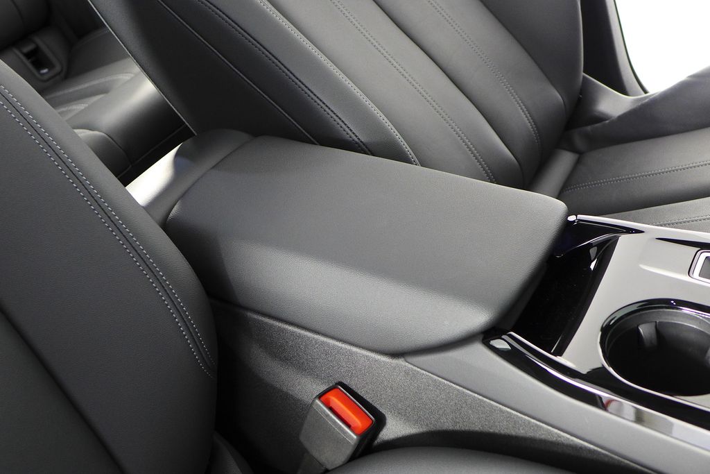 Thumbnail: 2025 Audi Q6 e-tron - 16