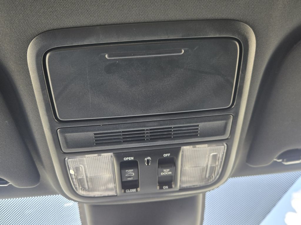2024 Honda Odyssey - $33,375